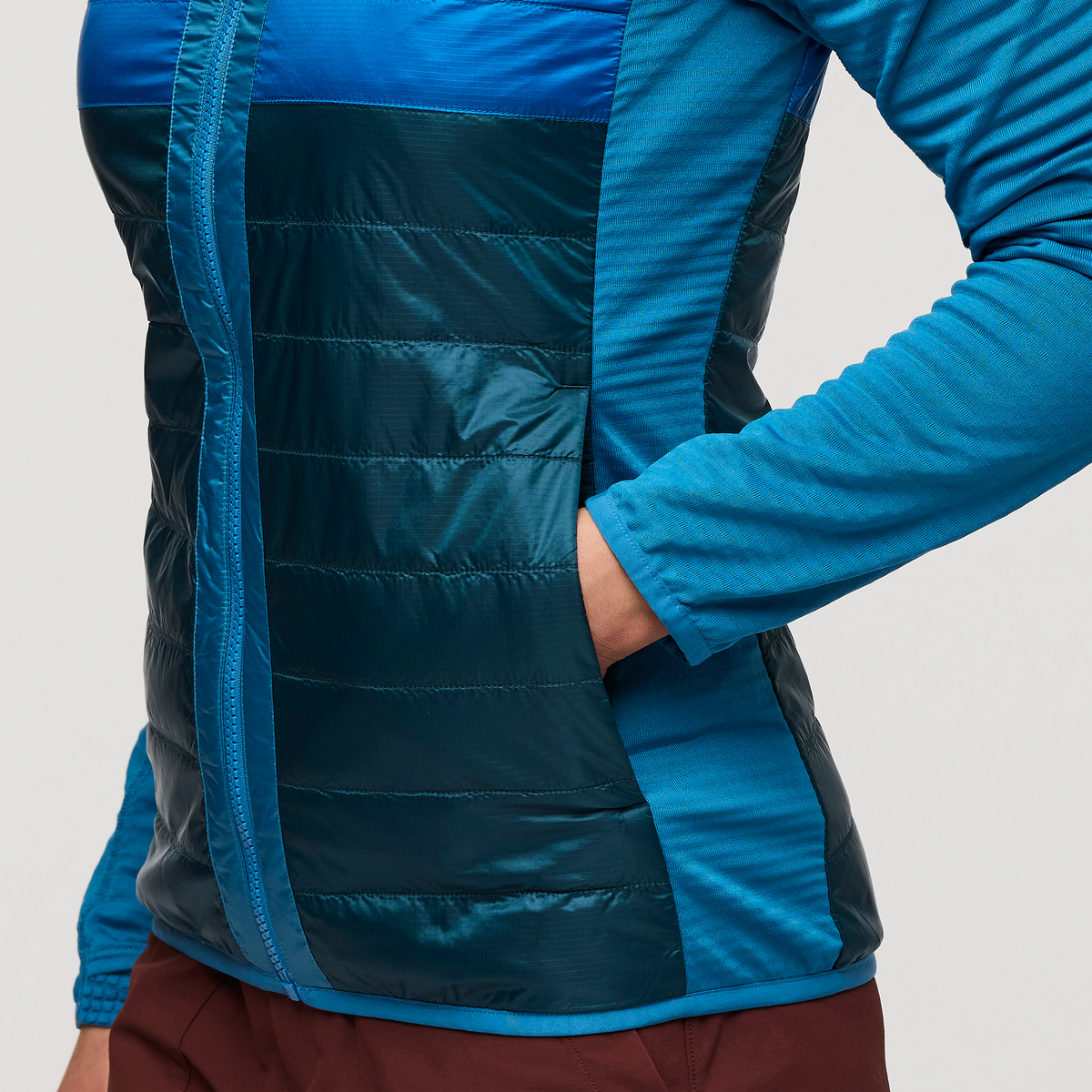 Adventure Ready Comfort Capa Hybrid Insulated Hooded Jacket - Women s