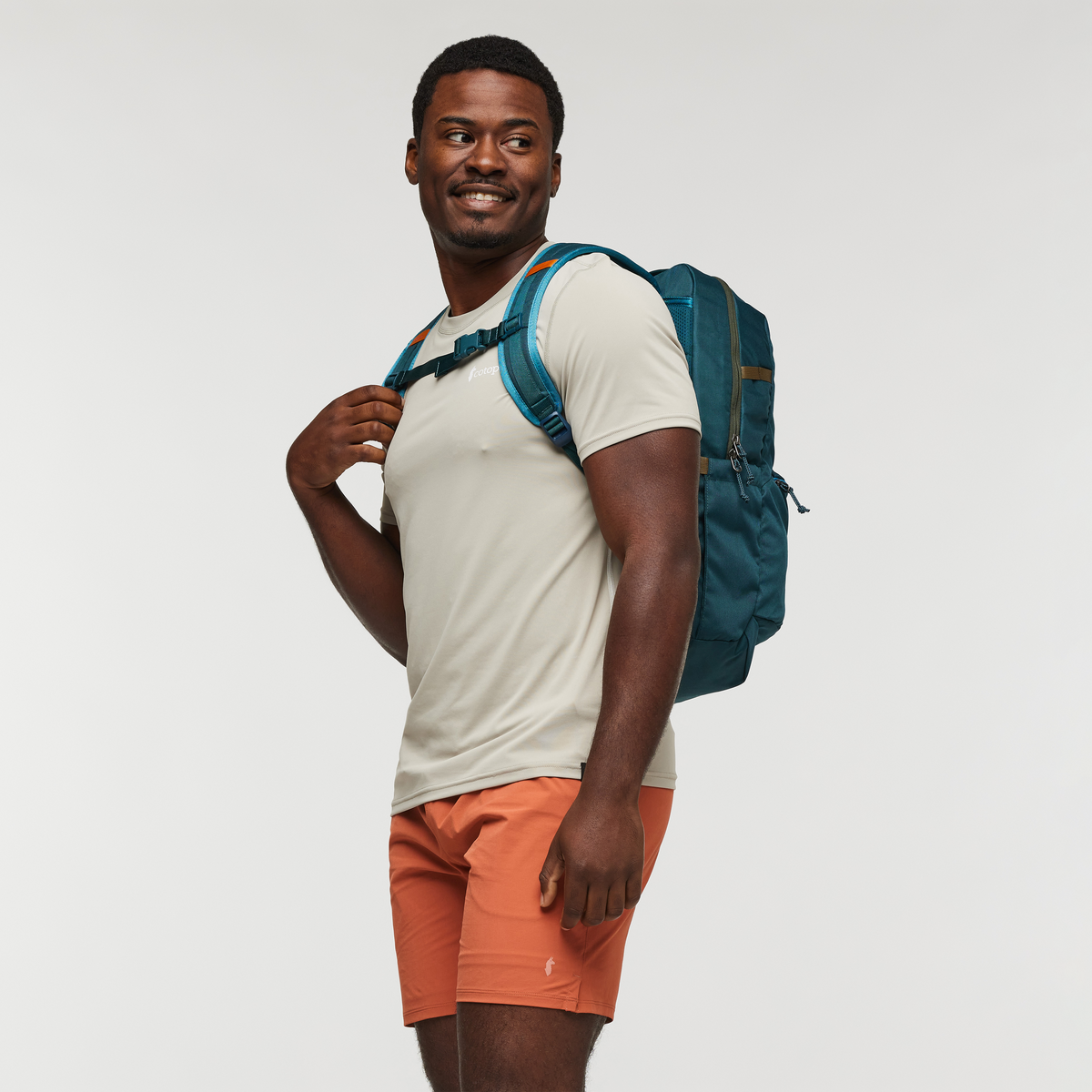 Lightweight Carry Chiquillo 26L Daypack - Cada Dia