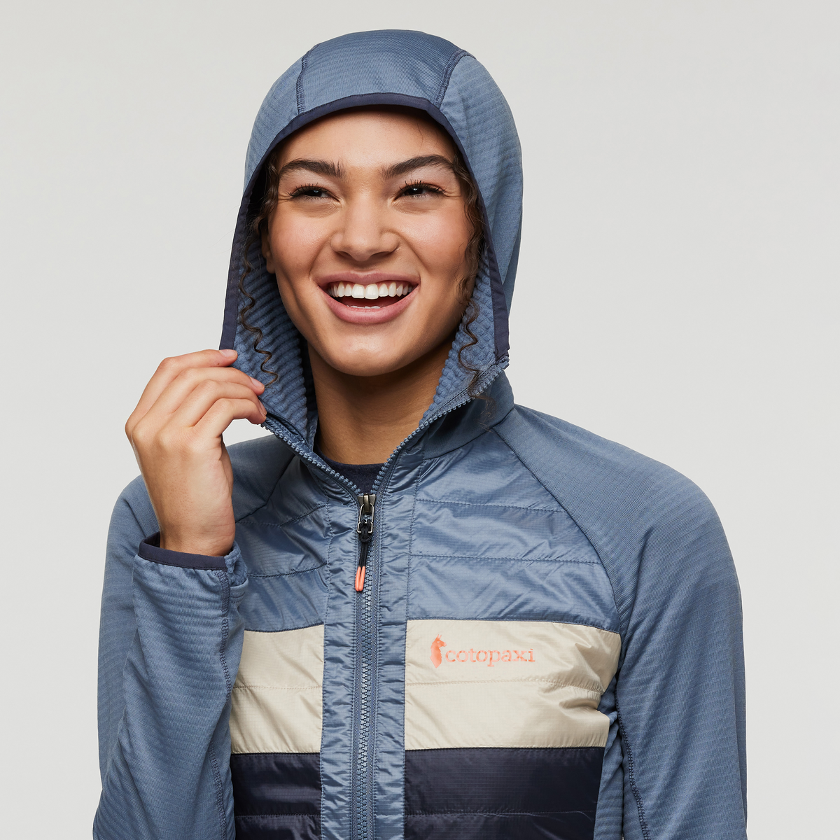 Everyday Outdoor Style Capa Hybrid Insulated Hooded Jacket - Women s