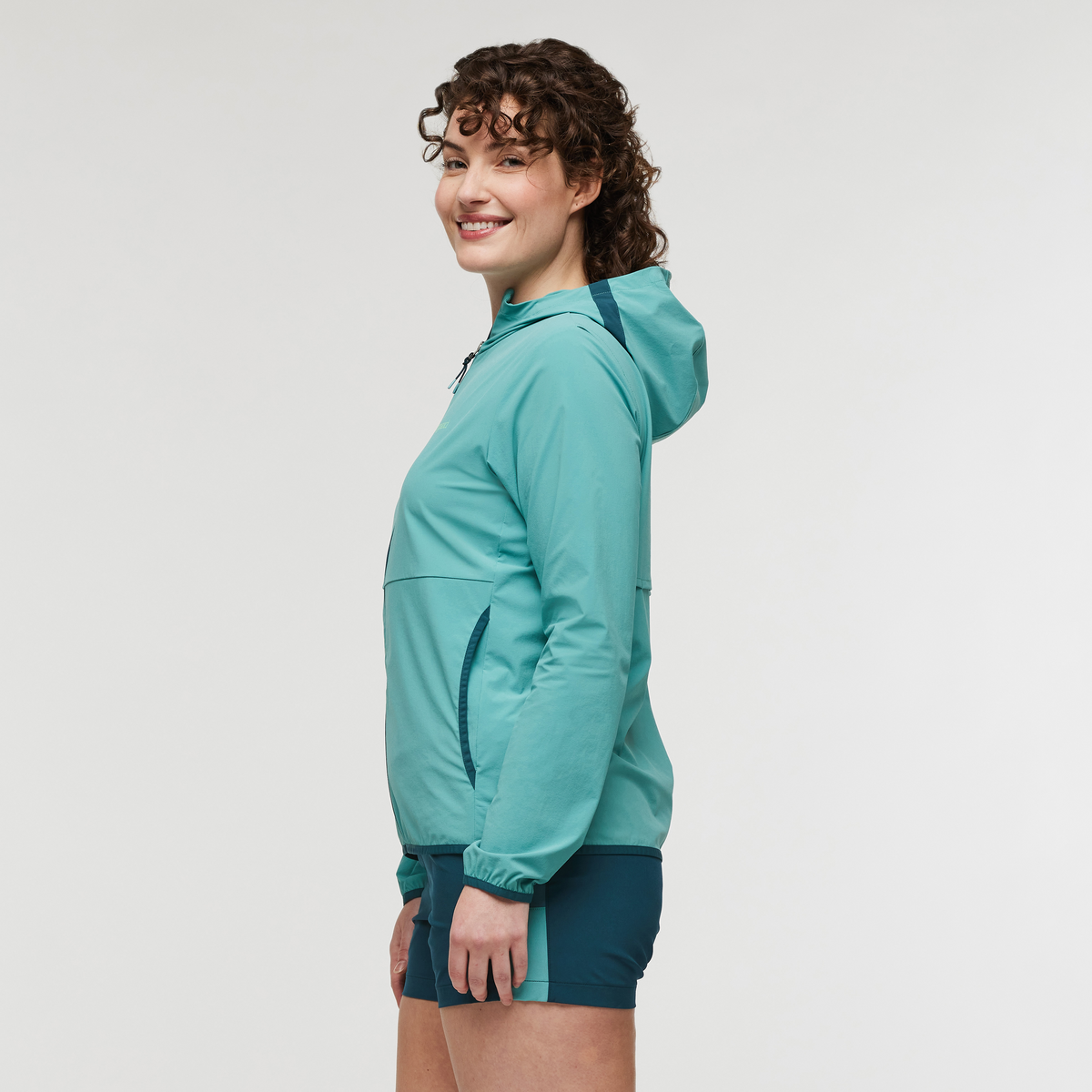 Lightweight Wind Coverage Vuelta Performance Windbreaker Jacket - Outd