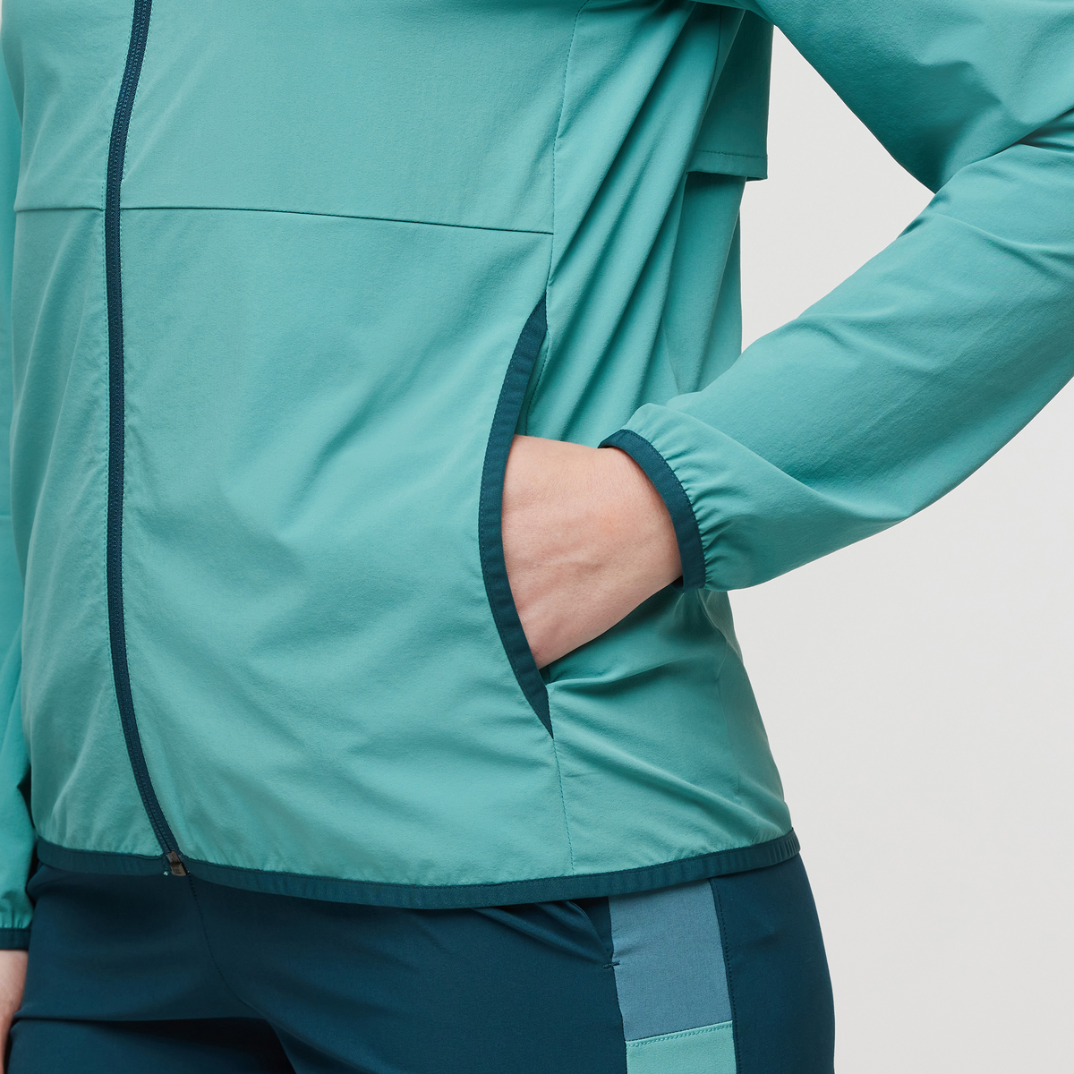 Lightweight Wind Coverage Vuelta Performance Windbreaker Jacket - Outd