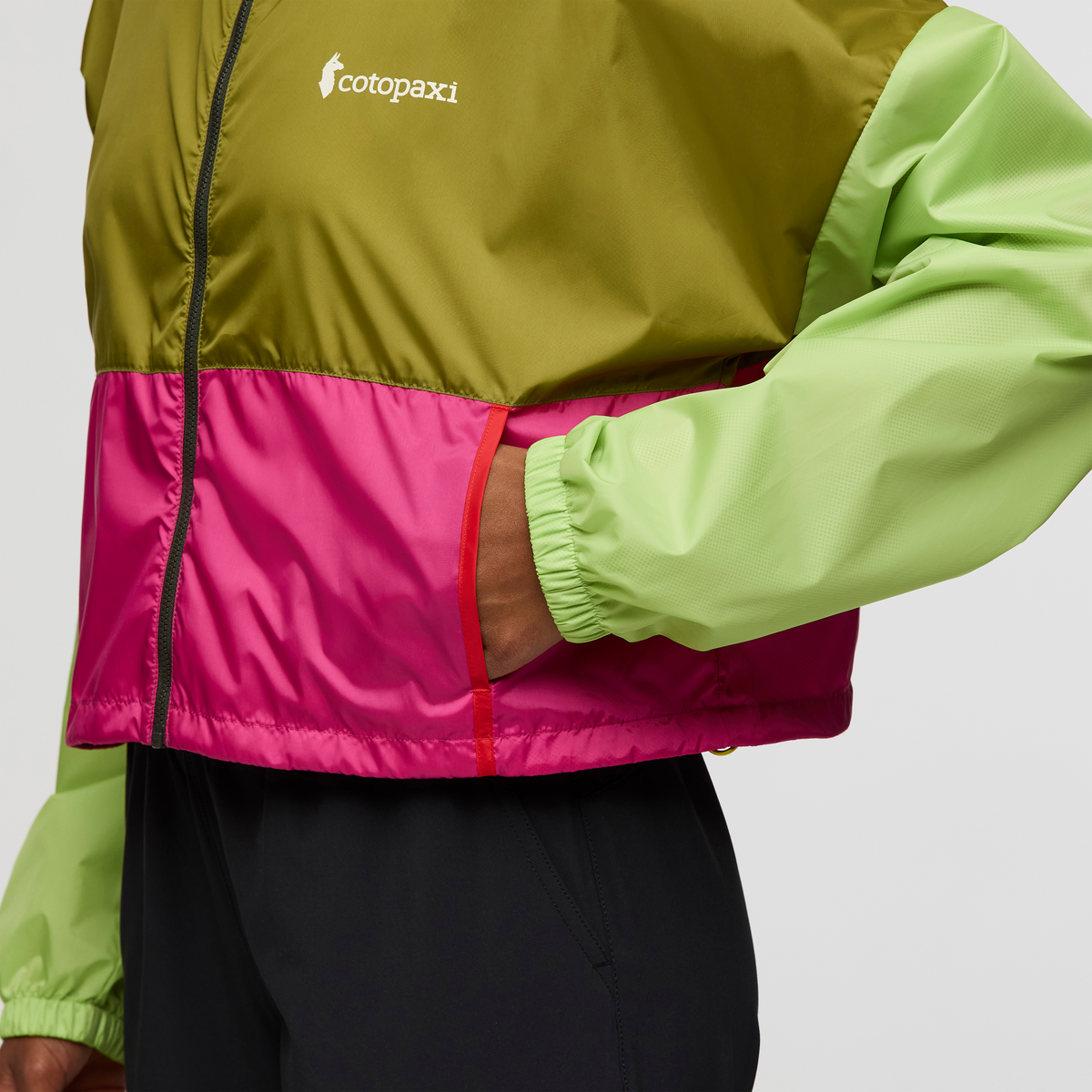 Lightweight Wind Coverage Teca Crop Jacket - Women s