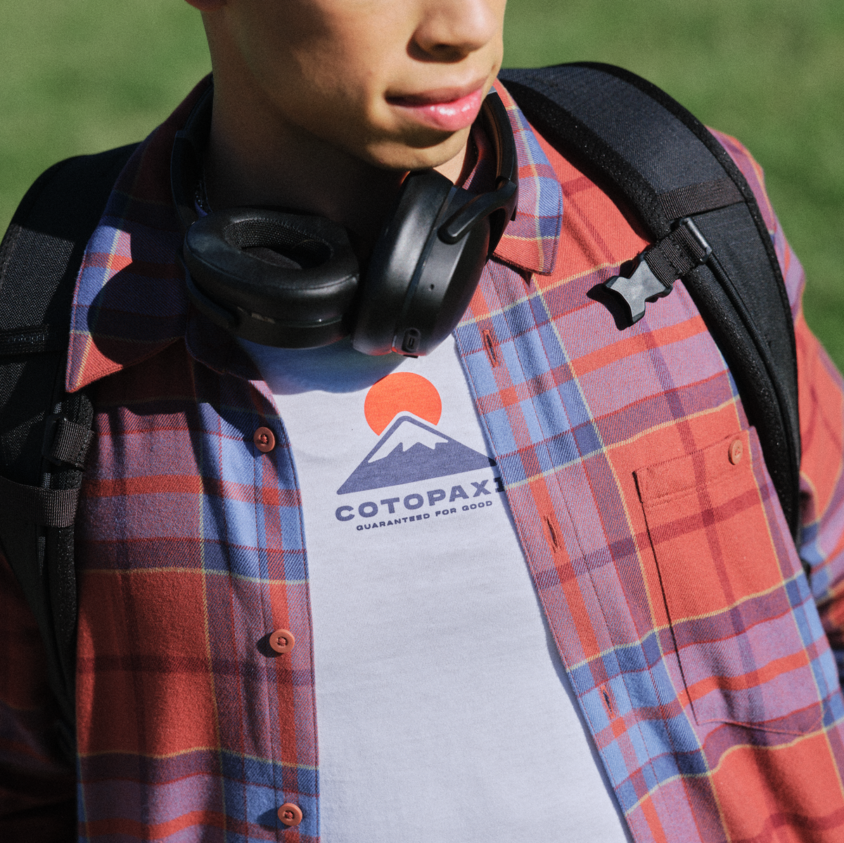 Casual Adventure Style Cotopaxi Mountain T-Shirt - Men s