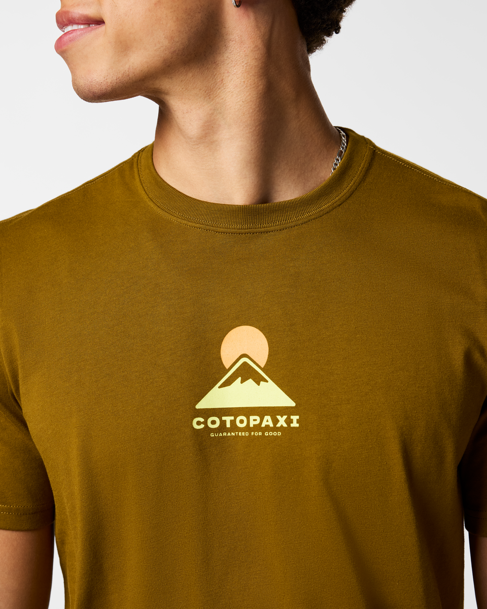 Casual Adventure Style Cotopaxi Mountain T-Shirt - Men s