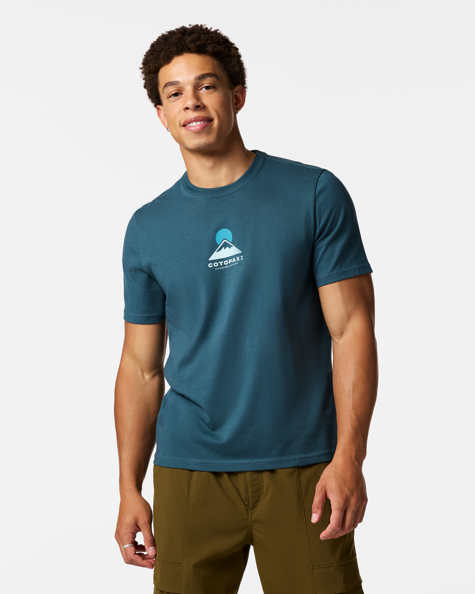 Casual Adventure Style Cotopaxi Mountain T-Shirt - Men s