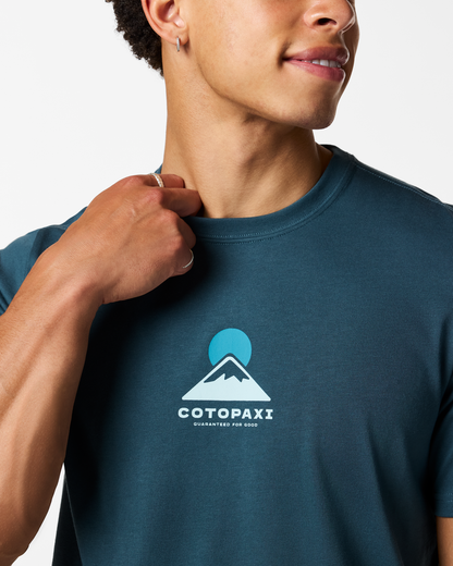 Casual Adventure Style Cotopaxi Mountain T-Shirt - Men s