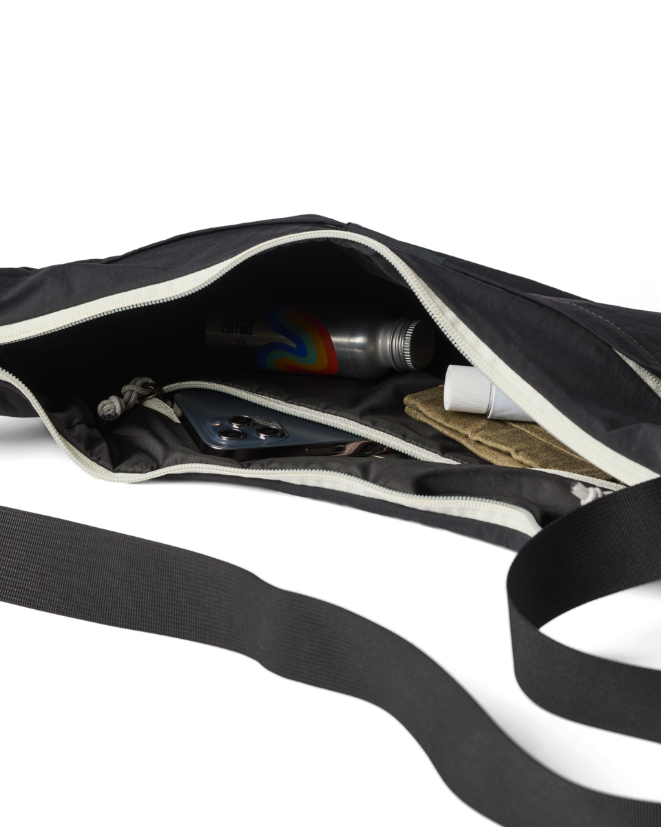 Roomy Everyday Carry Empacable 6L Crescent Bag