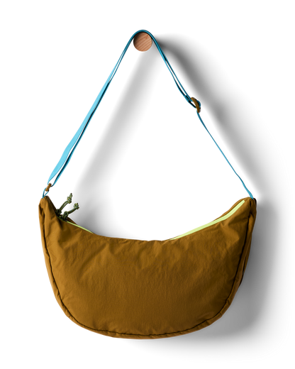 Roomy Everyday Carry Empacable 6L Crescent Bag