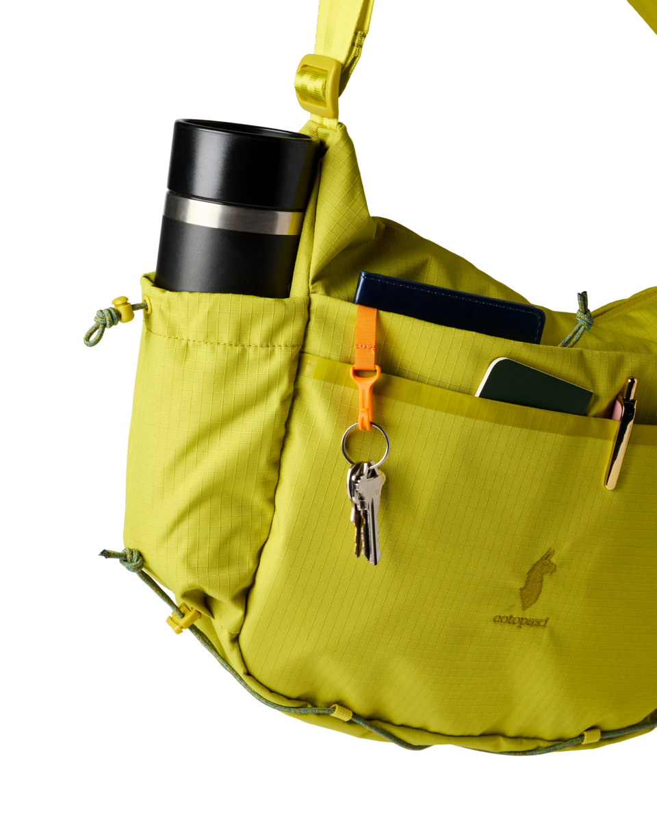 Versatile Hauling Viaje 12L Shoulder Bag