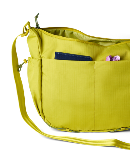 Versatile Hauling Viaje 12L Shoulder Bag