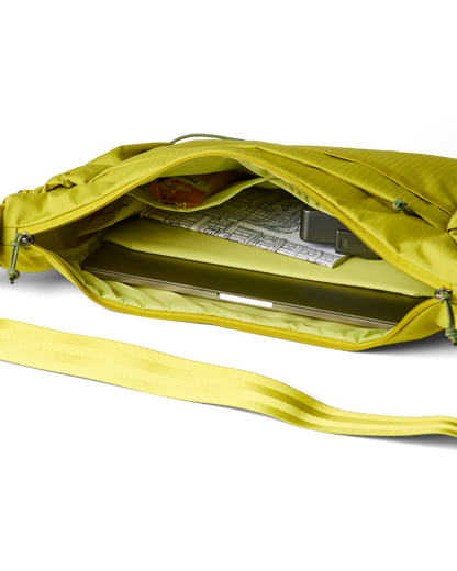 Versatile Hauling Viaje 12L Shoulder Bag