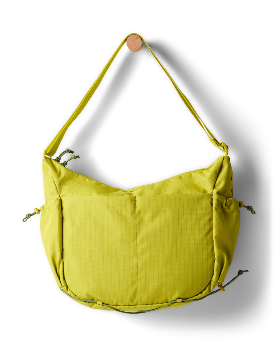 Versatile Hauling Viaje 12L Shoulder Bag