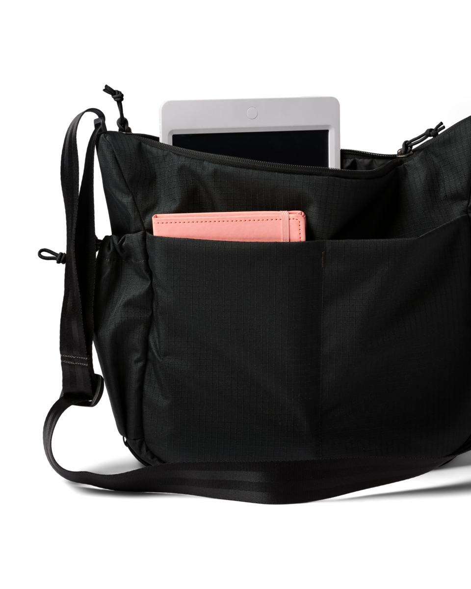 Versatile Hauling Viaje 12L Shoulder Bag