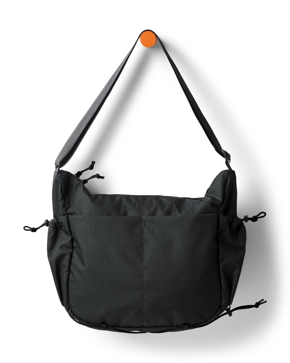Versatile Hauling Viaje 12L Shoulder Bag