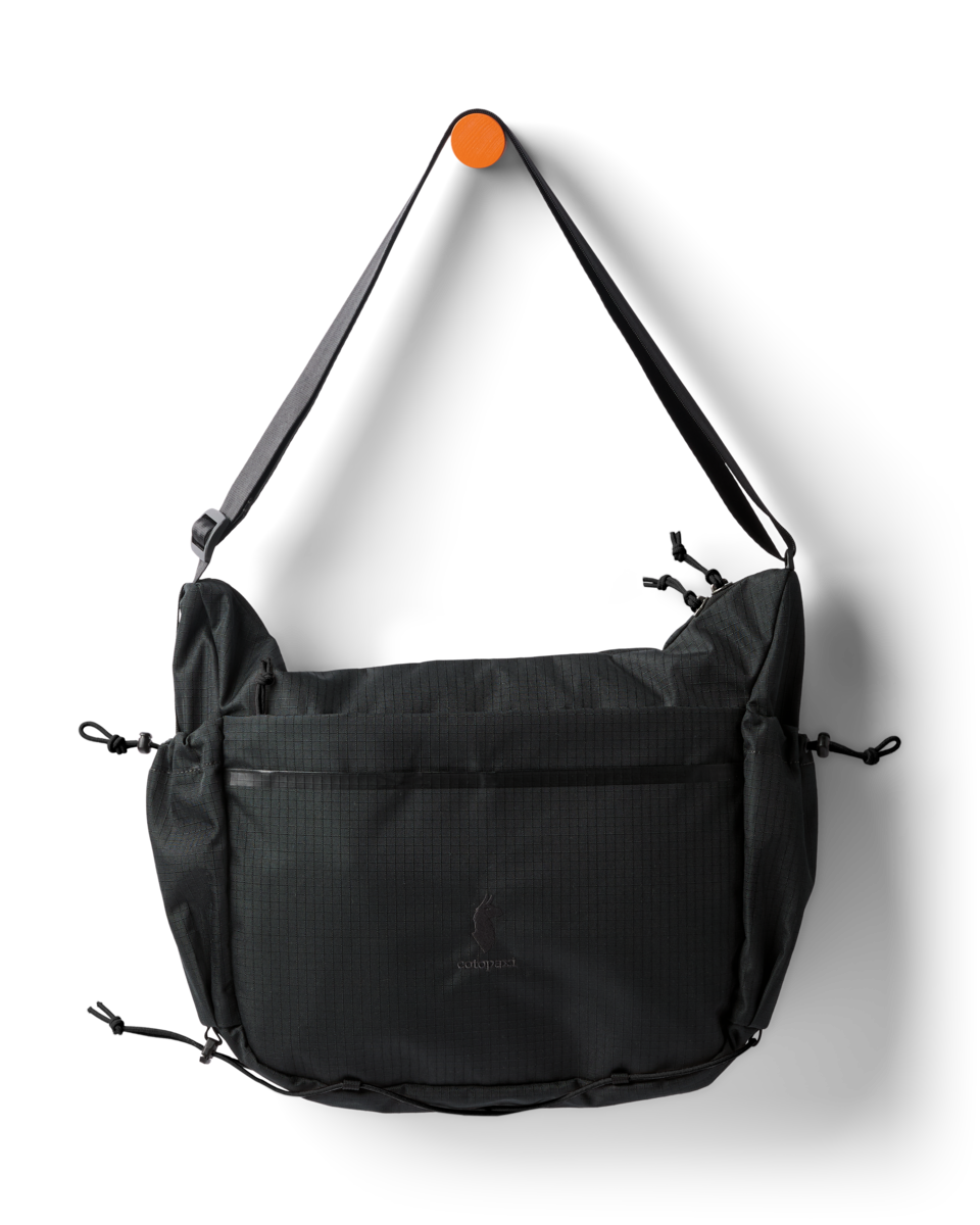 Versatile Hauling Viaje 12L Shoulder Bag