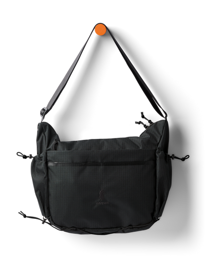 Versatile Hauling Viaje 12L Shoulder Bag