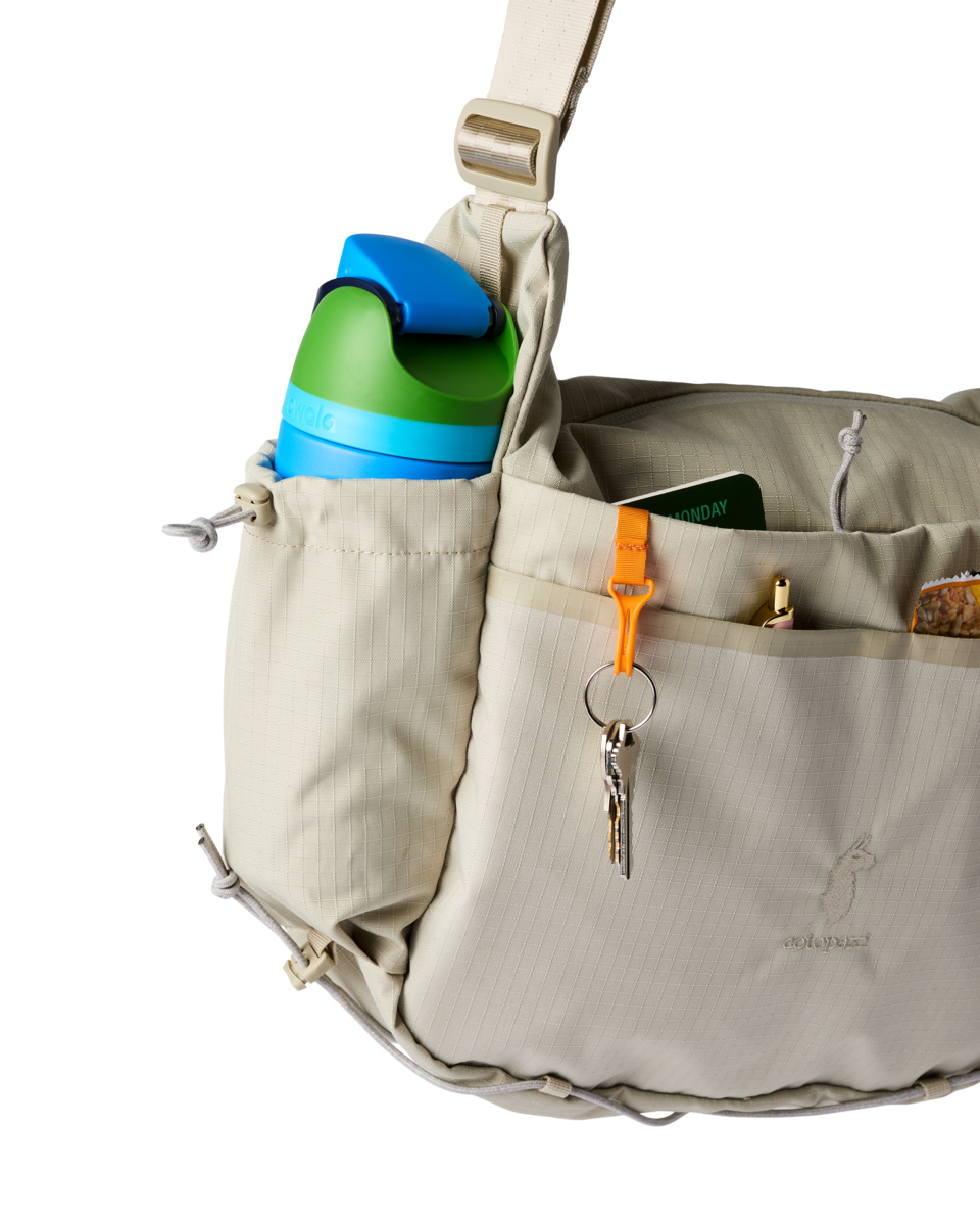 Versatile Hauling Viaje 12L Shoulder Bag