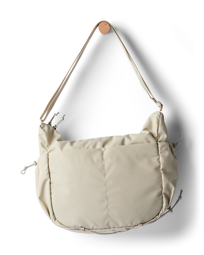Versatile Hauling Viaje 12L Shoulder Bag