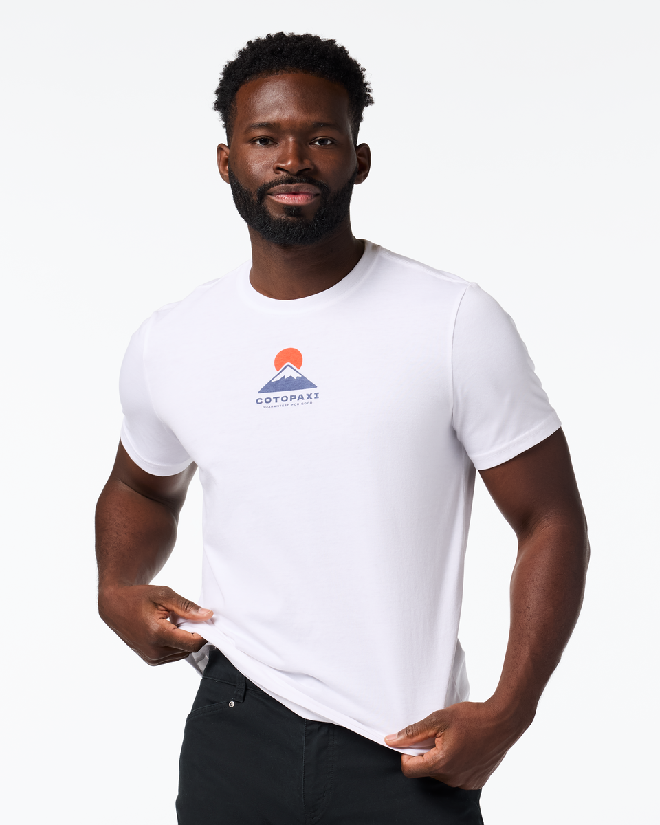Casual Adventure Style Cotopaxi Mountain T-Shirt - Men s