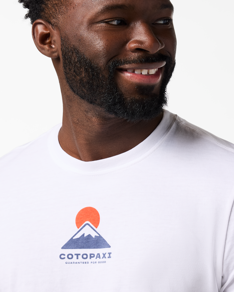 Casual Adventure Style Cotopaxi Mountain T-Shirt - Men s